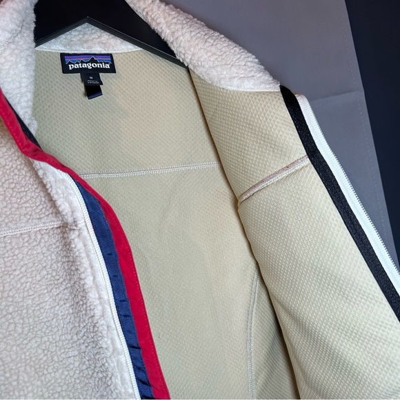 Women’s Patagonia Red and Off White Fleece Vest - Picture 9 of 13